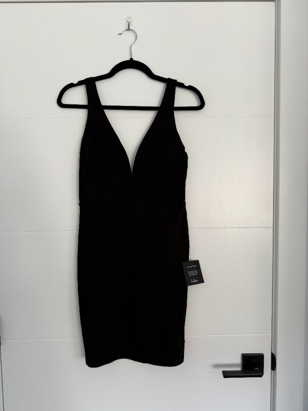 Lulus Black Plunge Neck Bodycon Cocktail Dress Size Medium NWT